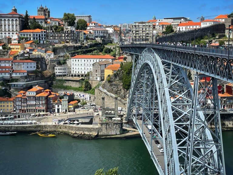 Read more about the article Lizbona i Porto w dobrych cenach z Warszawy!